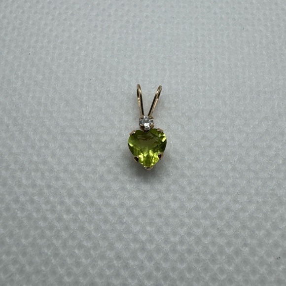 10K Yellow Gold Heart Shape Peridot And Cubic Zirconia Accent Pendant Estate - Picture 5 of 13